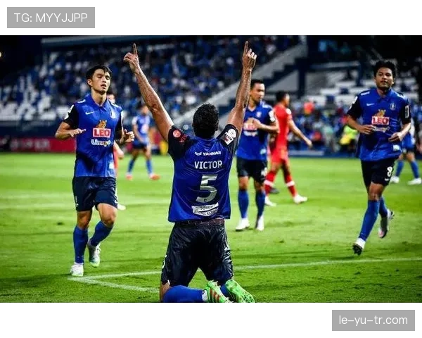 凯泽定位球表现抢眼，助球队延续高昂斗志