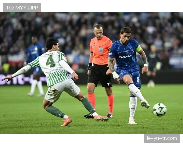 佛罗伦萨获欧协联亚军，近期表现稳健