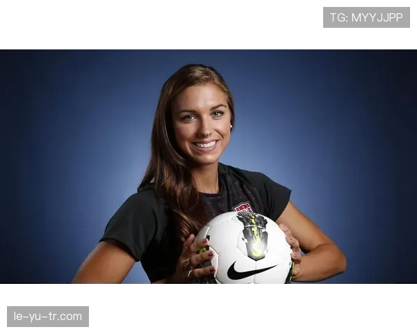 亚历克斯·摩根训练完顺手买了辆保时捷，说当水喝